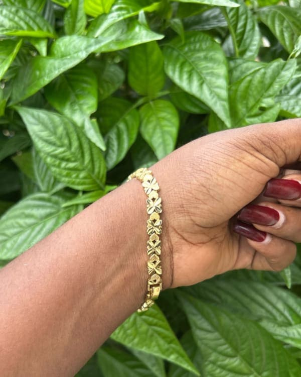 G.R Bracelet 19 — photographed in the studio