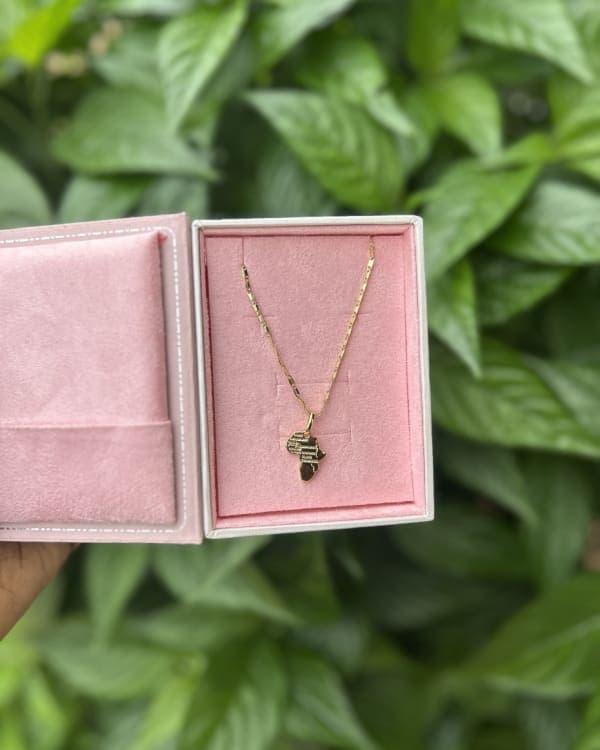G.R Necklace 13 — photographed in the studio